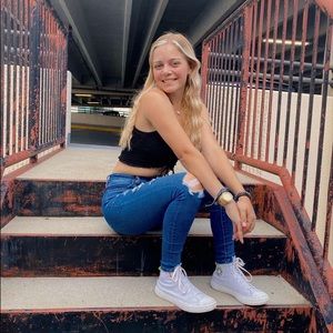 Meet your Posher, Lilly